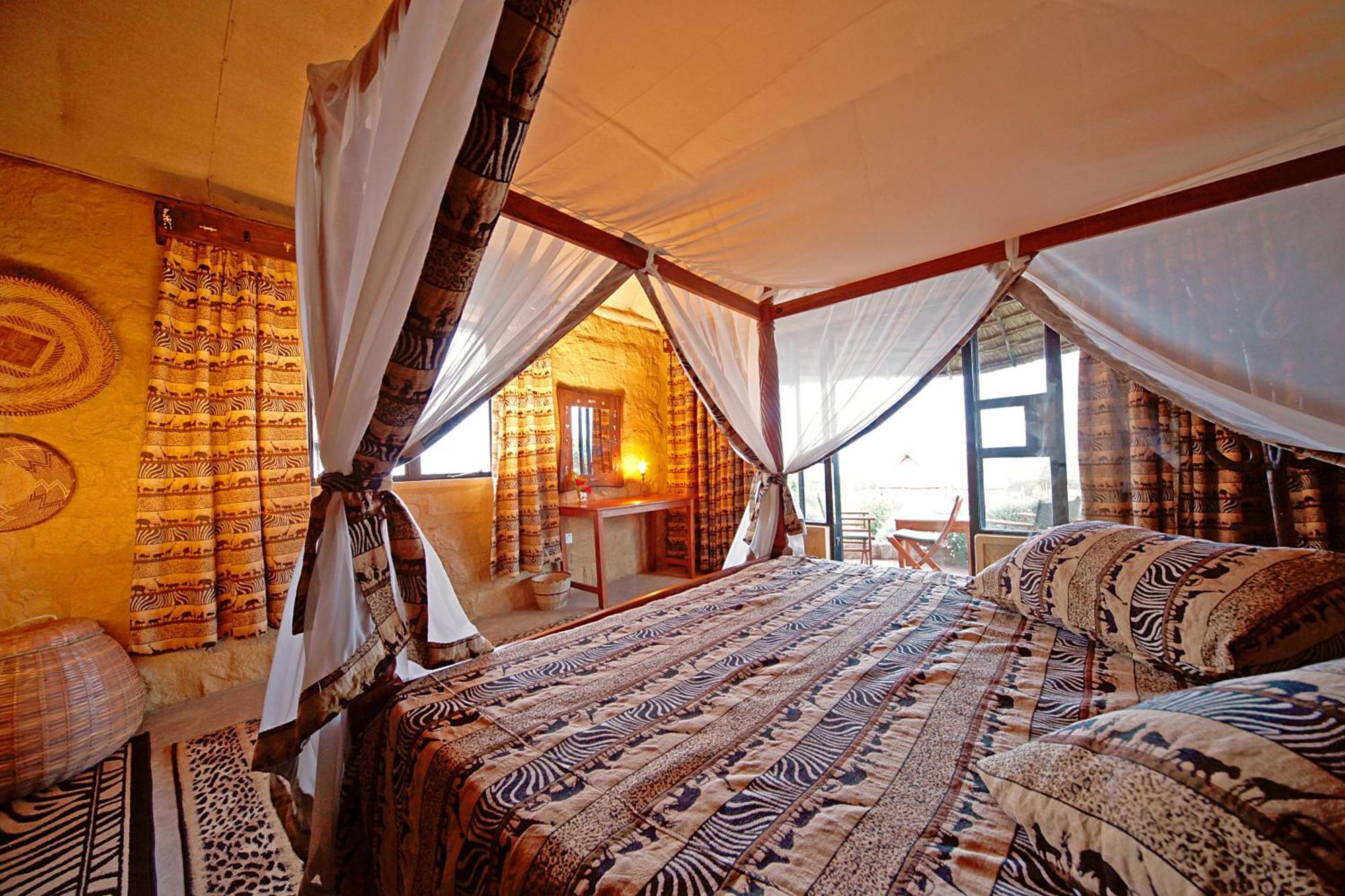 Mweiga Rhino Watch Safarilodge מראה חיצוני תמונה