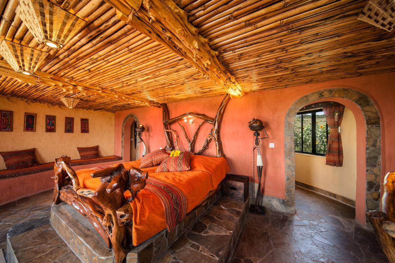 Mweiga Rhino Watch Safarilodge חדר תמונה