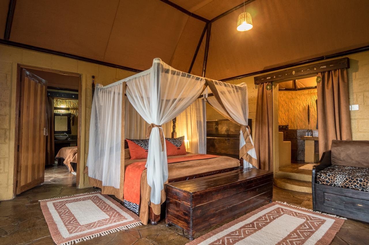 Mweiga Rhino Watch Safarilodge מראה חיצוני תמונה