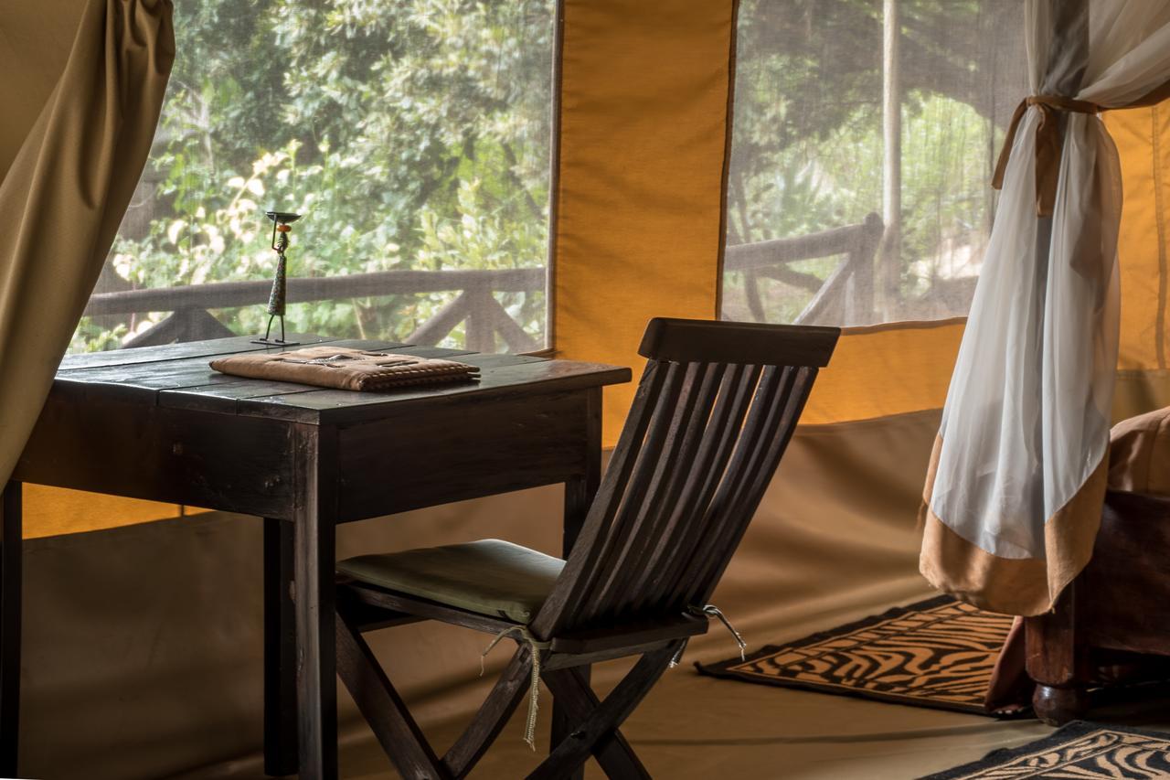 Mweiga Rhino Watch Safarilodge מראה חיצוני תמונה