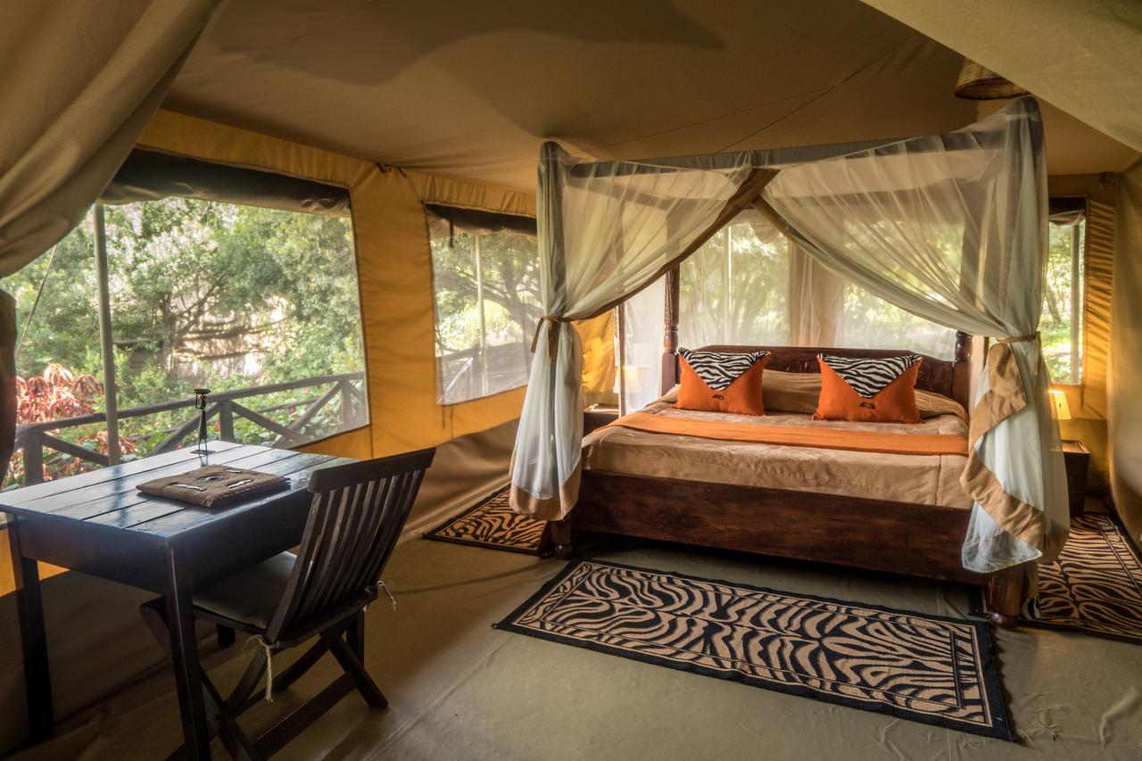 Mweiga Rhino Watch Safarilodge מראה חיצוני תמונה
