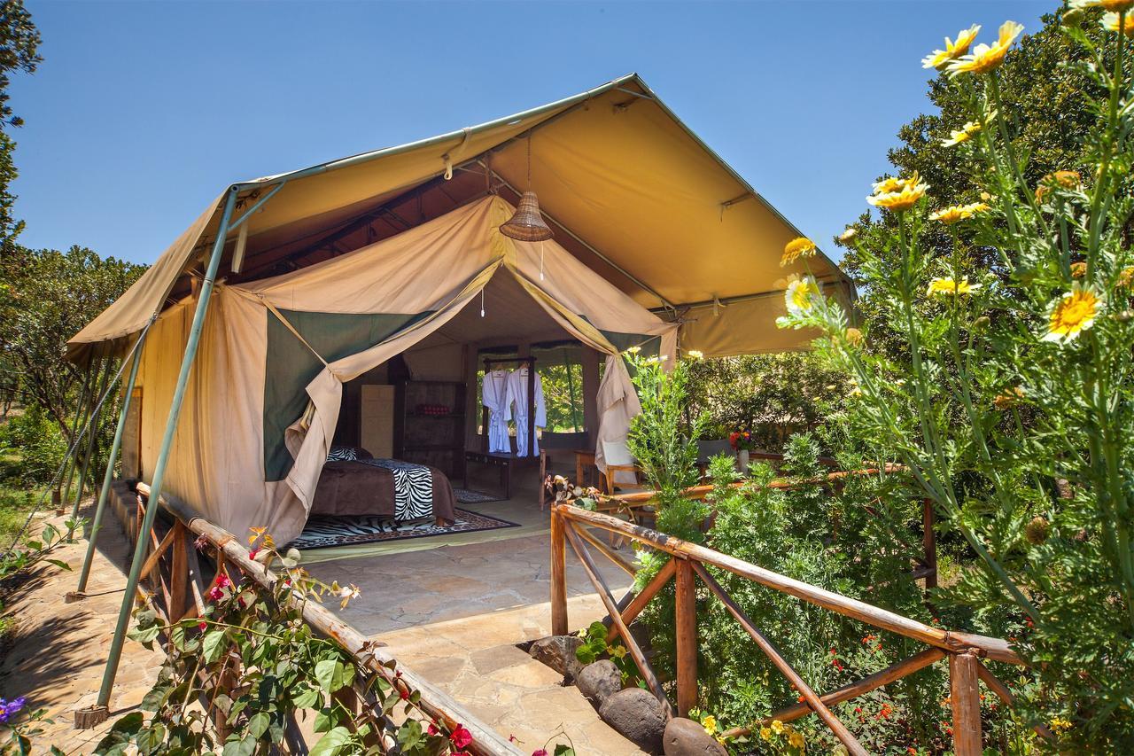 Mweiga Rhino Watch Safarilodge מראה חיצוני תמונה
