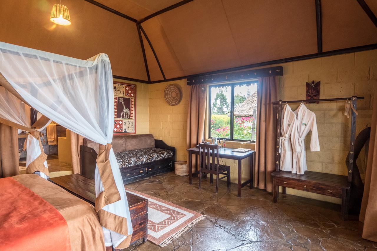 Mweiga Rhino Watch Safarilodge מראה חיצוני תמונה