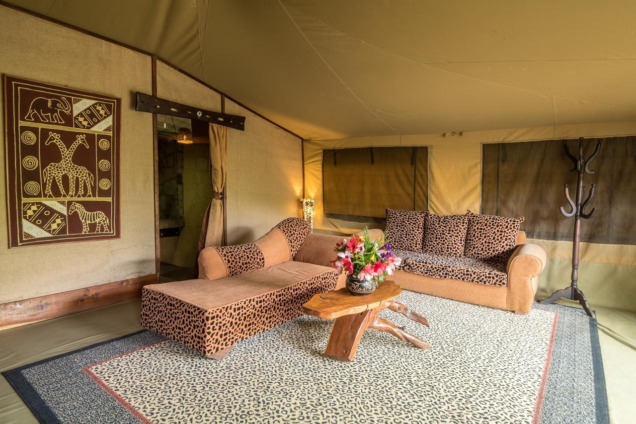 Mweiga Rhino Watch Safarilodge מראה חיצוני תמונה