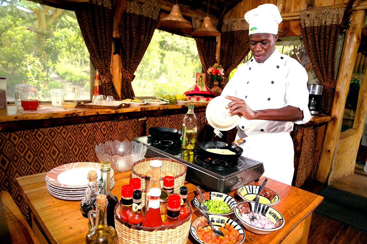 Mweiga Rhino Watch Safarilodge מראה חיצוני תמונה