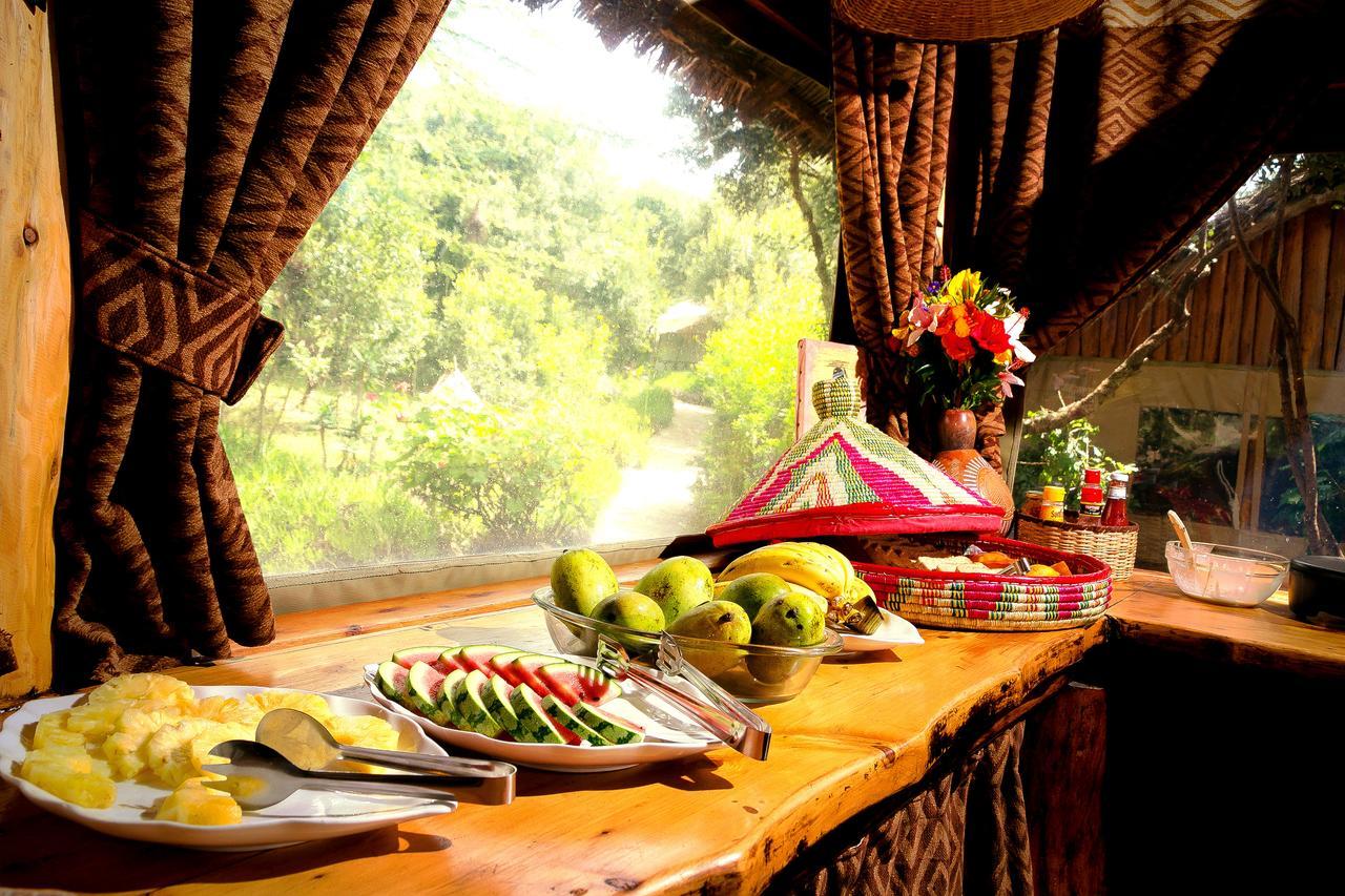 Mweiga Rhino Watch Safarilodge מראה חיצוני תמונה